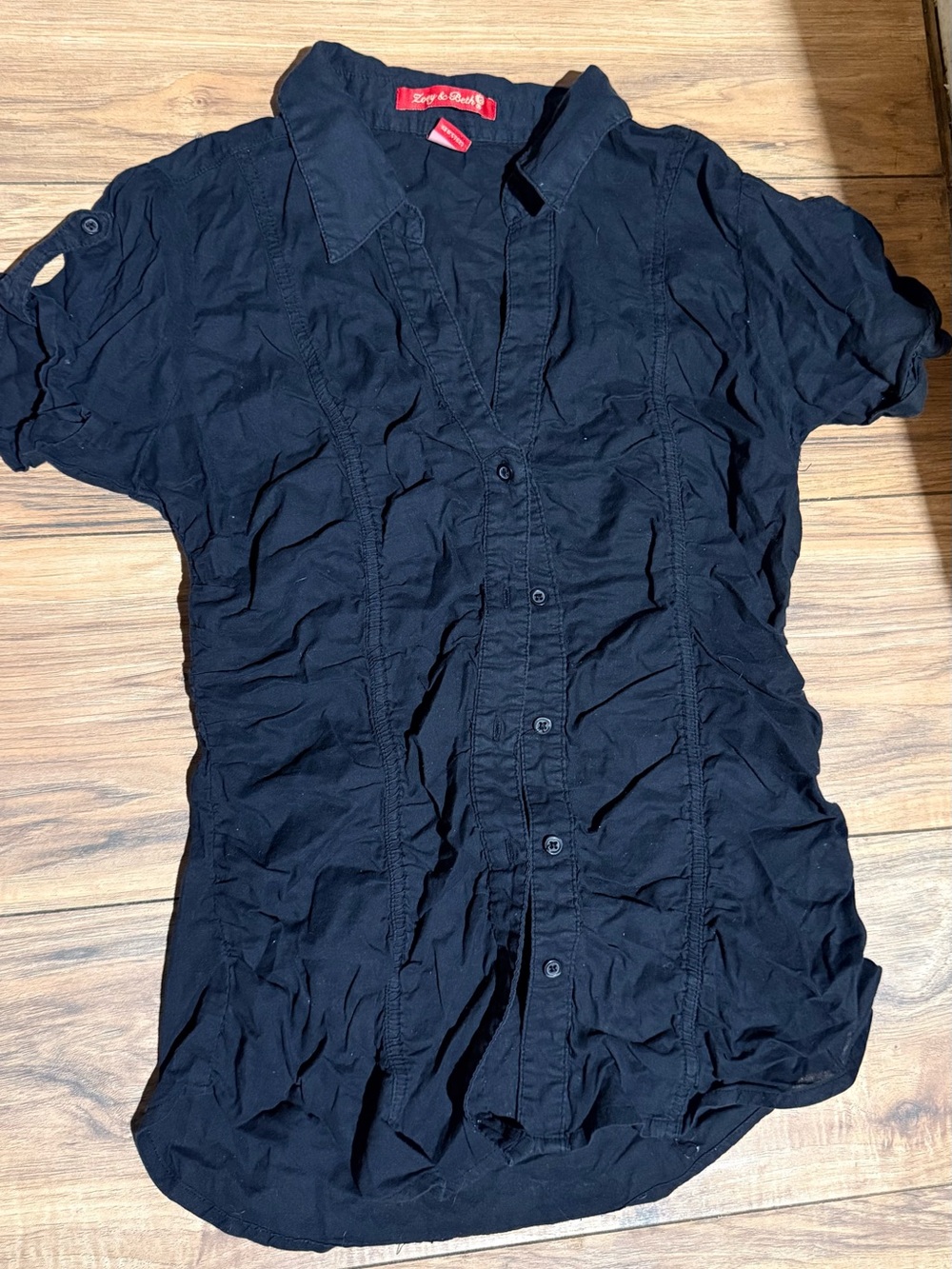 Zoey & Beth Black Button-Down Shirt - Women